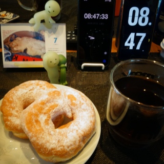 �z���C�g�����O�h�[�i�b�c