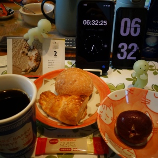 �~�j�t�����X�ƃN�����b�T��